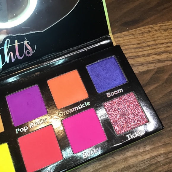 Pinky rose “bright lights” eyeshadow pallet, bnib - Picture 11 of 14
